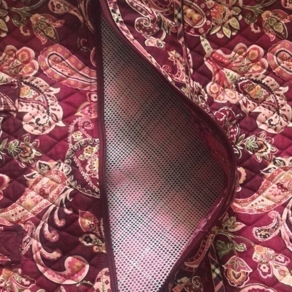 Large Vera Bradley garment bag. Print retired Used, piccadilly plum, - Picture 11 of 17